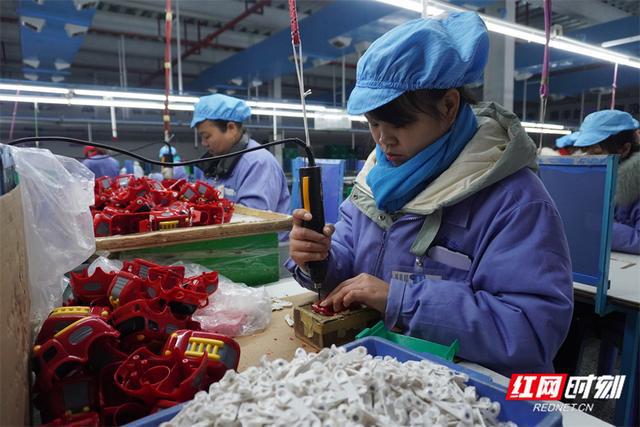这就是信心&middot;聚焦海外订单 | "小玩具"走向大世界 "张家界制造